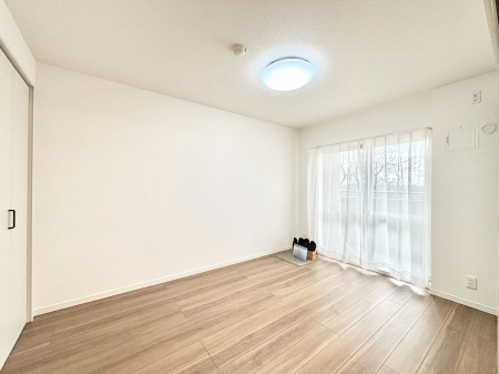 ���̑����� �o���R�j�[���J�������v���X���Ă����m��  