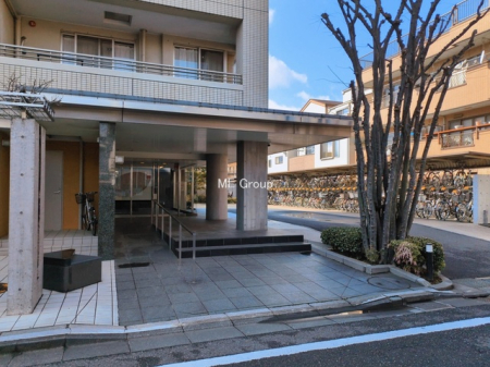 �G���g�����X -