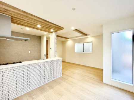 ���̑����� �Ƒ������R�ƏW�܂�e���̃X�y�[�X�ɂȂ肻��