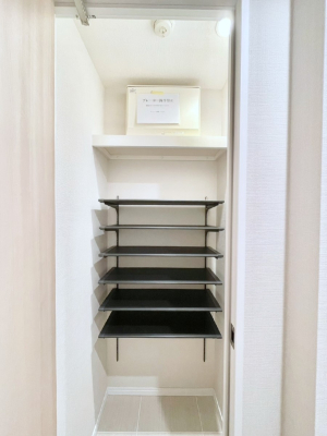 ���̑����� �����Ղ���[�ł���V���[�Y�{�b�N�X�ŉƑ��S���̌C���A���ւ�������B  