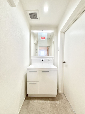 ���ʑ�E���ʏ� ������������ʉ��ώ��Œ��̐g�x�x�����K  