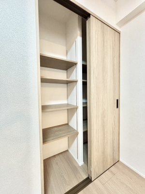 ���̑����� ���r���O���[�B�����Ɏ��[������ƕ����W�܂�LDK���X�b�L���Еt�������ł��ˁB  