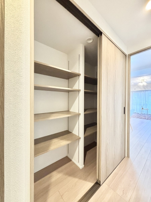 ���̑����� �L�����[�B�|�������G�߂̏��������[���邱�Ƃ��ł��܂��B