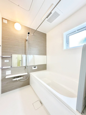 ���� ����̔�������Ă���閾�邢�������̂���o�X���[��