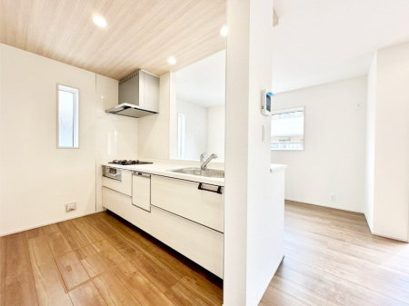 �L�b�`�� ���������Ȃ��炲�Ƒ��Ƃ̉�b���y���߂�ΖʃJ�E���^�[�L�b�`��