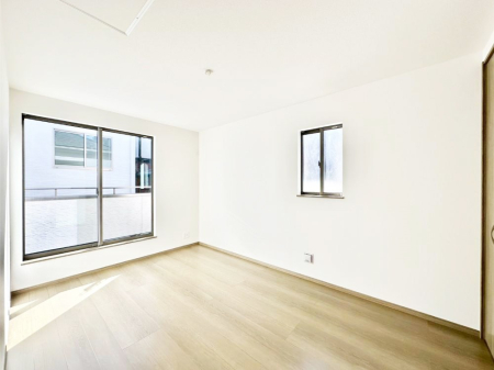 ���̑����� �o���R�j�[���J�������v���X���Ă����m��