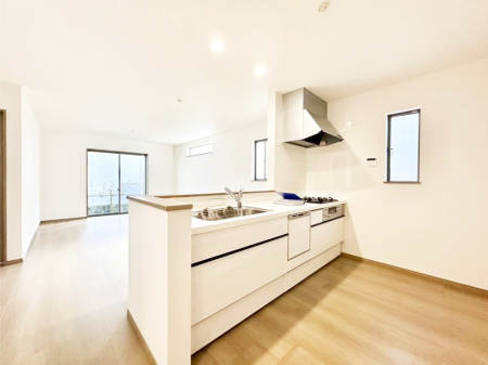 �L�b�`�� ���������Ȃ��炲�Ƒ��Ƃ̉�b���y���߂�ΖʃJ�E���^�[�L�b�`��