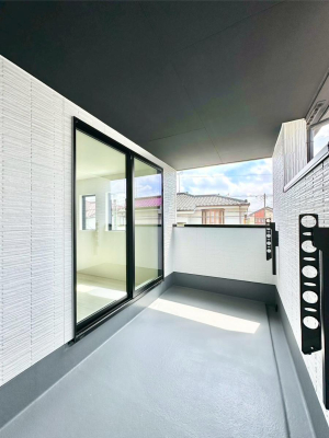 �o���R�j�[ �C���i�[�o���R�j�[�Ȃ̂ŉJ�ł����󕨂����������o���āA���ʂ�������̂Ŋ������ǂ��A�������X�y�[�X�Ƃ��ďd�󂵂܂��B 