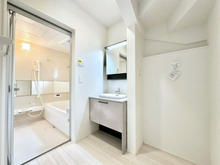 ���̑� �L�X�Ƃ�Ƃ�̂��郉���h���[�X�y�[�X�B  