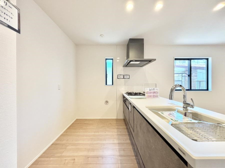 �L�b�`�� ��Ƃ肠��L�b�`���ł͂��Ƒ��Ɗy�������������ł��܂��B