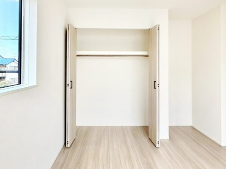 ���[ ��������ߗނ�ו��Ȃǂ̎��[�ɕ֗��ȃN���[�[�b�g�t���ł��B