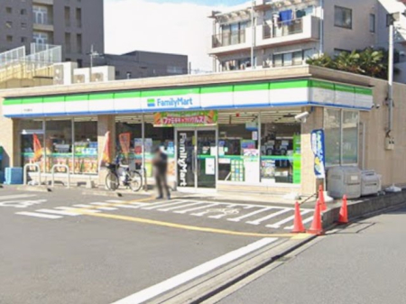 ���ӊ� �R���r�j 70m �t�@�~���[�}�[�g�a���z�K�X