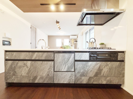 �L�b�`�� �������������I�ɁA�y�����I�V�X�e���L�b�`��