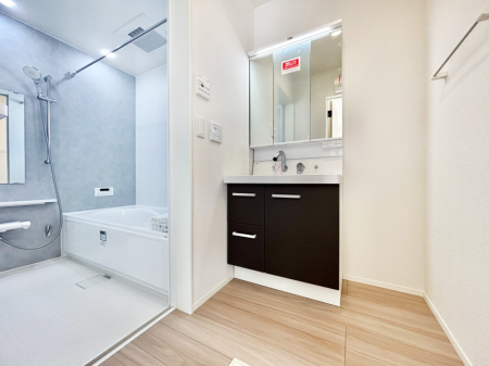 ���ʑ�E���ʏ� �������̂�����K��Ԃł��B�����̐g�x�x���C�����ǂ����g�������܂��B 