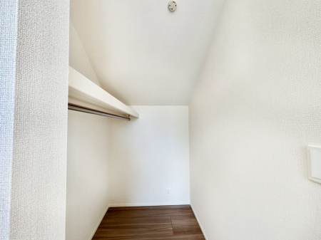 ���̑� �ߗނ��n���K�[�Ɋ|�����܂܎��[�ł���WIC�B�ߗނ̐������ڂ����₷���ĕ֗��ł��I