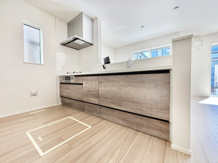 �L�b�`�� ���������Ȃ���ł����Ƒ��Ƃ̉�b���y���߂�ΖʃL�b�`��