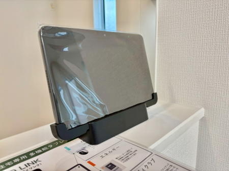 ���̑����� TV���j�^�[�t�C���^�[�t�H�����t���Ă��ăZ�L�����e�B�[�� 