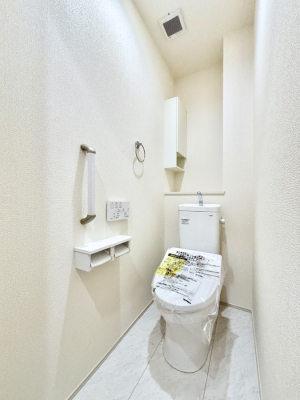 �g�C�� �g�C����1�K��2�K���ꂼ��ɔz�u����Ă��ĂƂĂ��֗��ł��B 