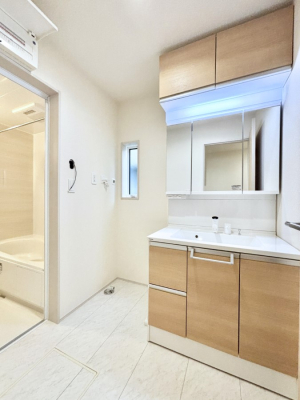 ���̑� �L�X�Ƃ�Ƃ�̂��郉���h���[�X�y�[�X�B  