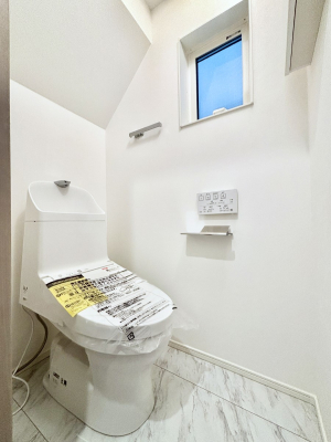 �g�C�� �g�C����1�K��2�K���ꂼ��ɔz�u����Ă��ĂƂĂ��֗��ł��B 