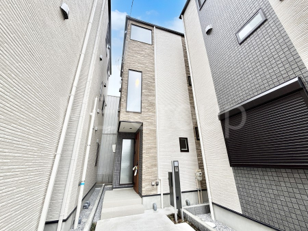 ���n�O�ώʐ^ �������ꂽ�O�ρA�㎿�ȏZ��Ԃ��L���鎺���͉i�����S���ĉ߂�����Z���ł��B 