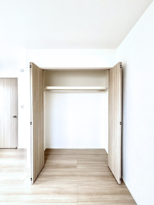 ���[ �m���̃N���[�[�b�g�B���s��������̂Ō���̈ߗނ�����������܂�܂��B