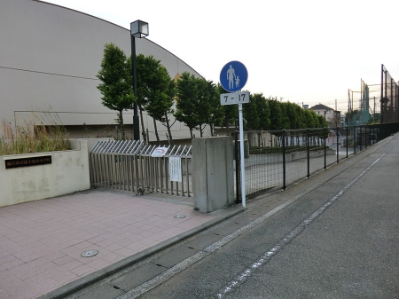  ���w�Z 650m ���l�s���x�m���䏬�w�Z