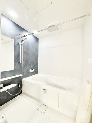 ���ӊ� �R���r�j 560m �t�@�~���[�}�[�g ��������O���ړX