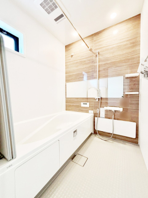 ���� ����̔�������Ă���閾�邢�������̂���o�X���[��