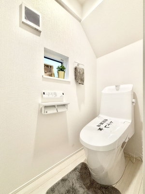 �g�C�� �g�C����1�K��2�K���ꂼ��ɔz�u����Ă��ĂƂĂ��֗��ł��B 