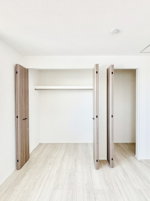 ���[ �m���̃N���[�[�b�g�B���s��������̂Ō���̈ߗނ�����������܂�܂��B�@