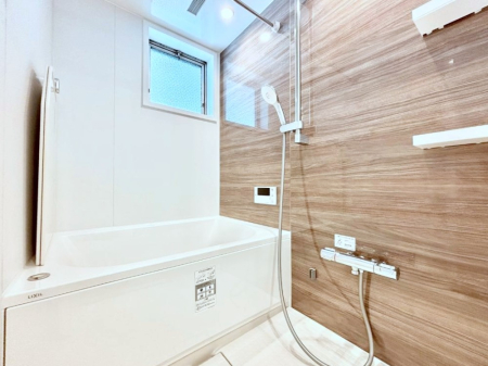 ���� ����̔�������Ă���閾�邢�������̂���o�X���[��  