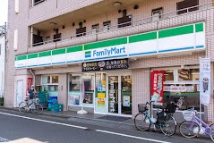 ���ӊ� �R���r�j 240m �t�@�~���[�}�[�g ��򒬎l���ړX