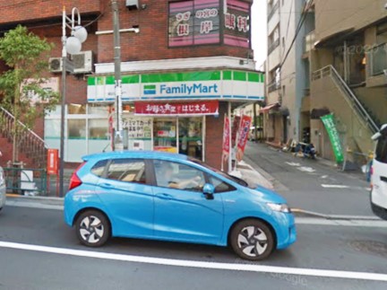 ���ӊ� �R���r�j 600m �t�@�~���[�}�[�g ���{�񒚖ړX