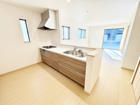 �L�b�`�� ���������Ȃ��炲�Ƒ��Ƃ̉�b���y���߂�ΖʃJ�E���^�[�L�b�`��