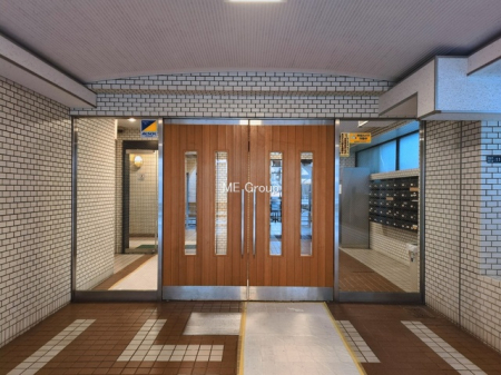 �G���g�����X -