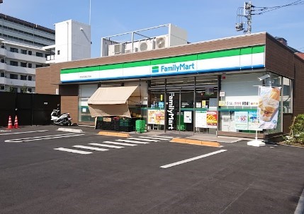 ���ӊ� �R���r�j 400m �t�@�~���[�}�[�g ���c�J�����ܒ��ړX