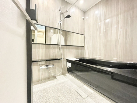 ���� ����̔�������Ă���閾�邢�������̂���o�X���[��