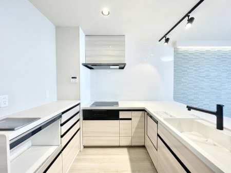 �L�b�`�� �L���Ďg������̂悢�L�b�`���A�������̂������ŉƑ��̏Ί炪�L����܂�