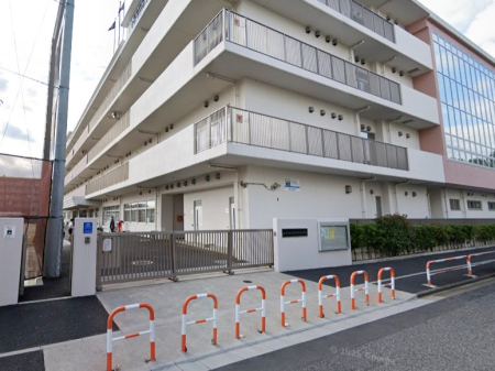 ���ӊ� ���w�Z 1690m �����旧���l�؂̉Ԓ��w�Z