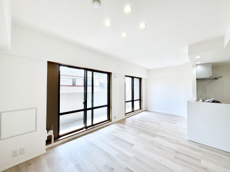 ���̑����� �傫�ȑ����炽���Ղ�̗z���ƕ����������郊�r���O  