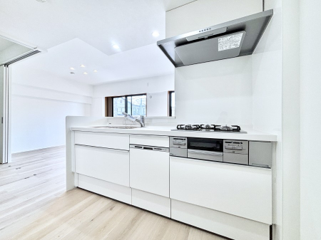 �L�b�`�� ���r���O�ŗV�Ԃ��q�l�������Ȃ��炨�������ł���ΖʃL�b�`��