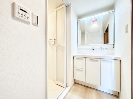 ���ʑ�E���ʏ� ������������ʉ��ώ��Œ��̐g�x�x�����K  