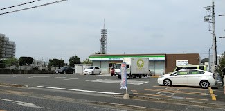 ���ӊ� �R���r�j 320m �t�@�~���[�}�[�g �c���ŋv�ۓX