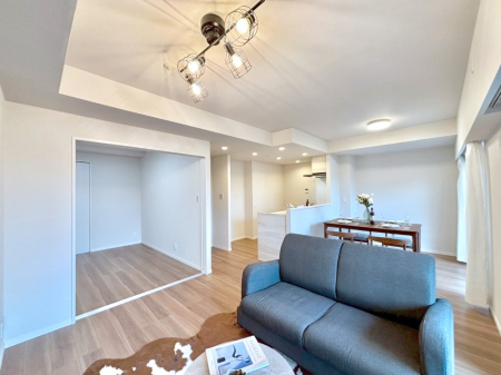 ���r���O ���Ƒ��̓��₩�Șb�����ŕ�܂�閾�邢���r���O  