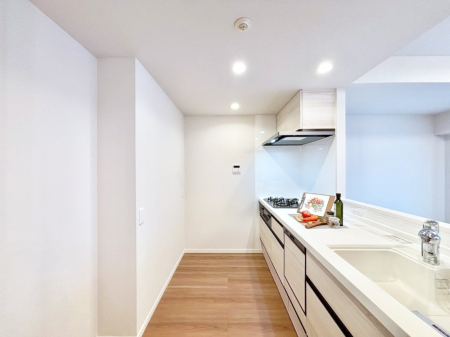 �L�b�`�� ���������Ȃ���ł����Ƒ��Ƃ̉�b���y���߂�ΖʃL�b�`��