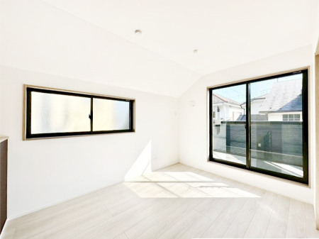 ���r���O ���邢�z���������A�����̕��͋C�ɖ�������郊�r���O�_�C�j���O 