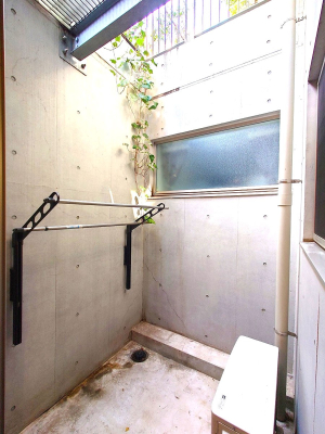 �o���R�j�[ �e���X�ł͐S�n�悢���������Ȃ��炨���󕨂����������I