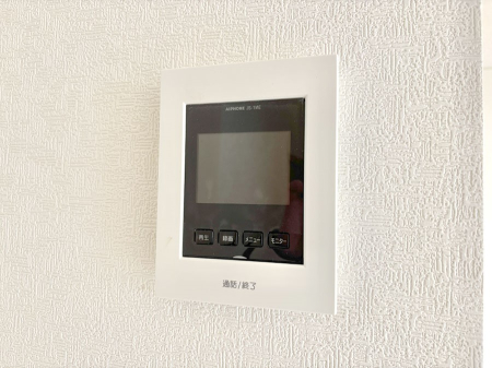 ���̑����� TV���j�^�[�t���C���^�[�t�H���Ŗh�Ɩʂ����S�ł��B