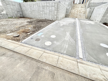  ����2��\�I�}�Ȃ��q�l�̒��ԂɁB�܂��A���Ƒ��̎��]�ԃX�y�[�X�Ƃ��Ă��劈��B